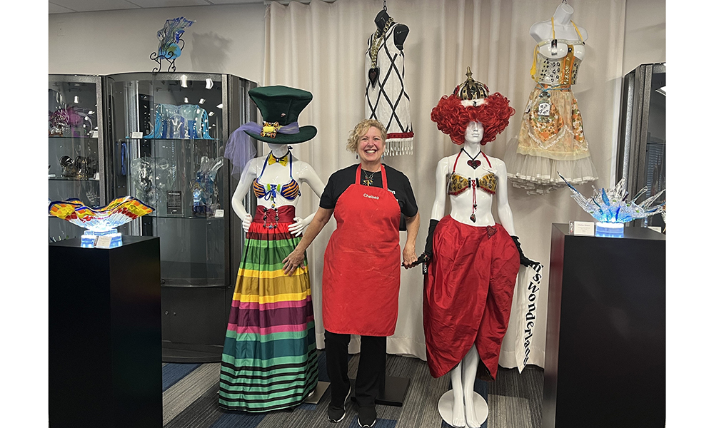 Chelsea with Alice in Wonderland Costumes at WMODA