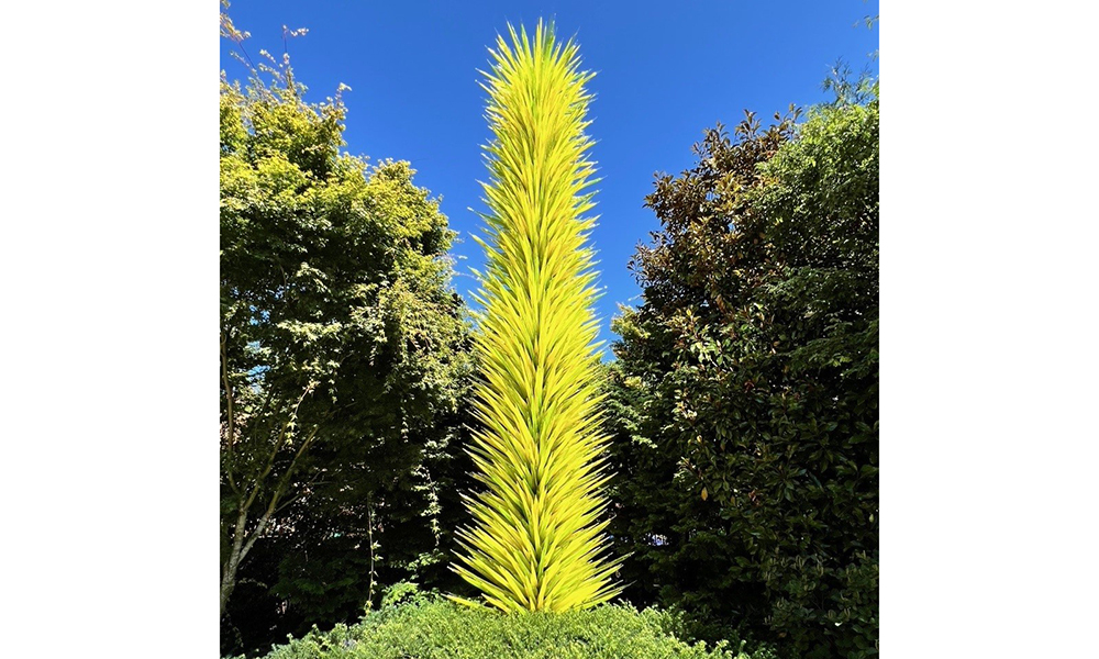 Chihuly Garden with Glass Tree