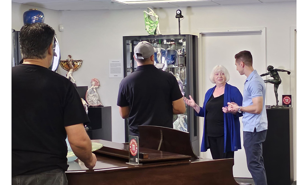 Discussing the Flappers, Vamps and Divas in the Art Deco Gallery