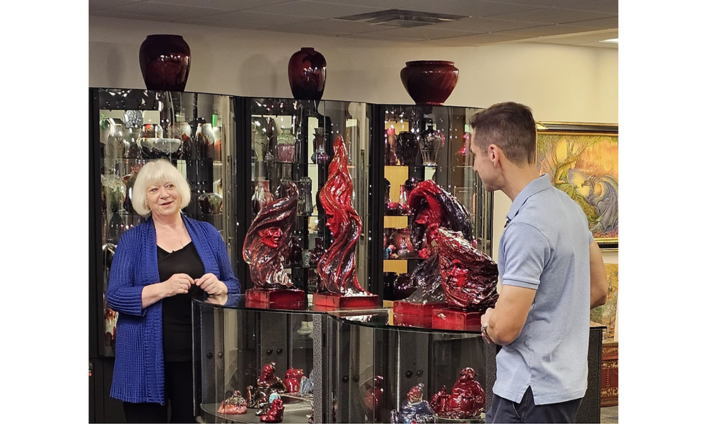 Discussing the Red Exhibition