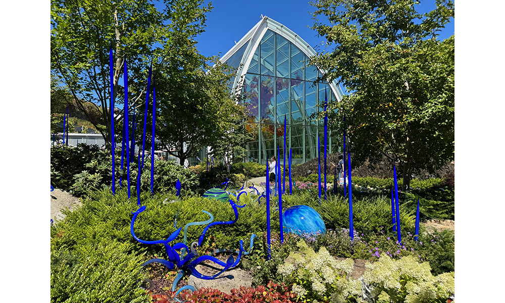 Glasshouse in the Chihuly Garden