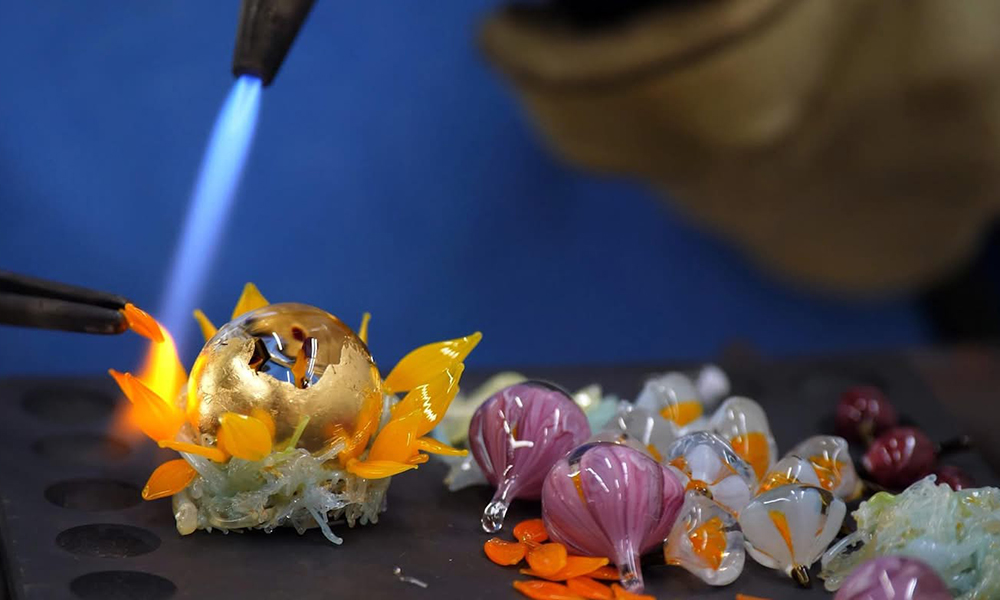 Paul J. Stankard Flower & Flame