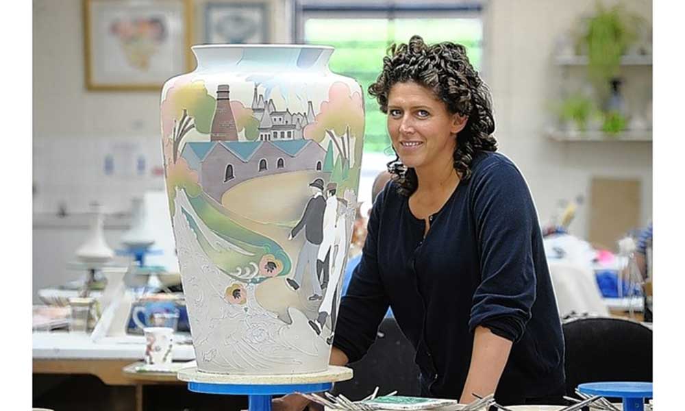 Kerry Goodwin working on The Walk Prestige Vase